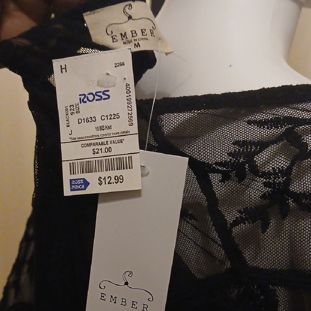 Chic Black Sheer Lace Robe - Picture 4 of 4